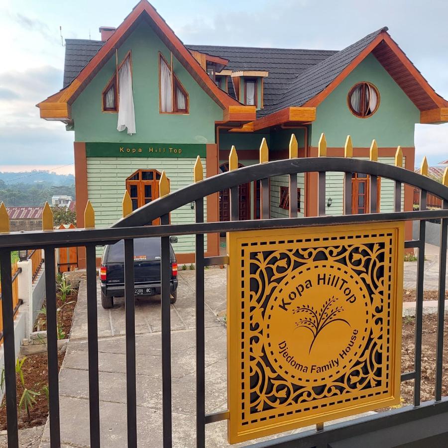 Kopa Hilltop - Family Guest Home Ruteng Exterior foto