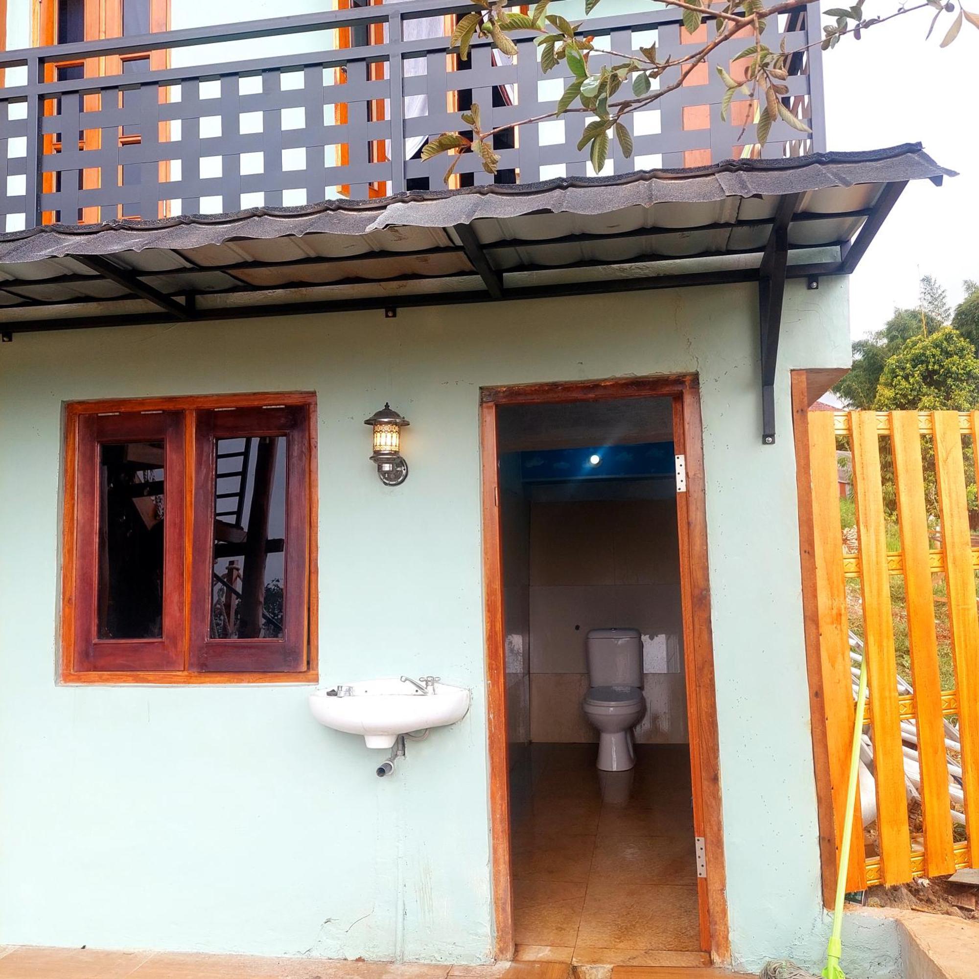 Kopa Hilltop - Family Guest Home Ruteng Cameră foto